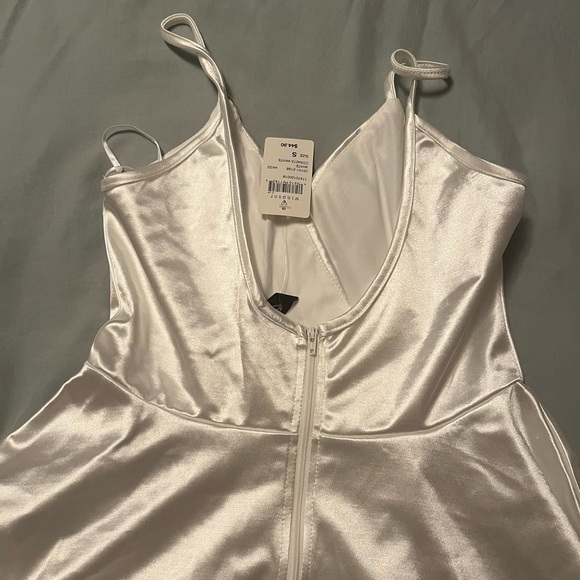 NWT Windsor Stunning style satin skater dress - Picture 4 of 5